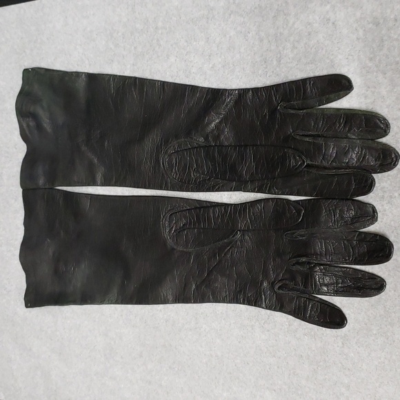 Elegant Black Leather Gloves - Picture 5 of 6